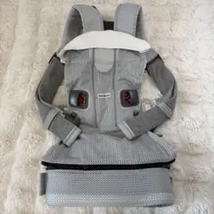 【美品】ベビービョルン 抱っこ紐 ONE KAI Air メッシュ グレーのサムネイル