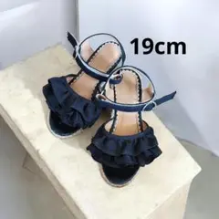訳あり特価★バースデイ フリル付きブラックサンダル 19cm 女の子のサムネイル