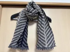 ネイビーとベージュのストライプマフラー