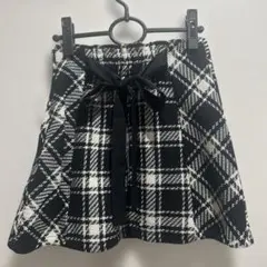 リボン付き黒白チェックミニスカート　グレイル