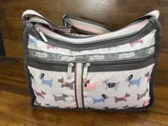 LeSportsac 犬柄ショルダーバッグ