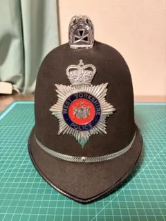 実物英国警察 カストディアンヘルメットWest Yorkshire Police 実物英国警察 カストディアンヘルメットWest Yorkshire Police - メルカリ