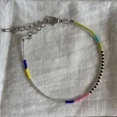 カラフルビーズのハンドメイドブレスレット