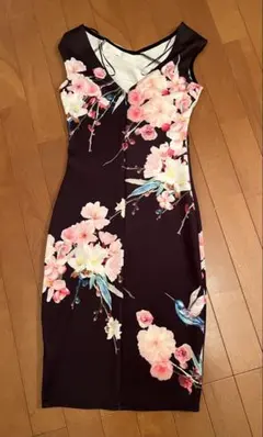 (美品)LIPSY LONDON 花柄ペンシルワンピースハチドリS-Mのサムネイル