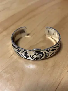 シルバー 彫刻模様 バングル