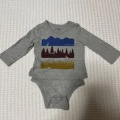 babyGap グレーのロンパース　一体化ロンパース