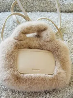 ！ZARA ふわふわショルダーバッグ！