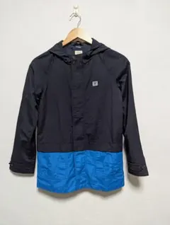美品　ARMANI フード付きジャケット ネイビー ブルー　サイズ150のサムネイル