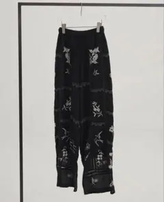 最終値下げTODAYFUL Embroidery pants - メルカリ