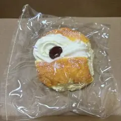 kikisquishy M とろりバター　クリームパンのサムネイル