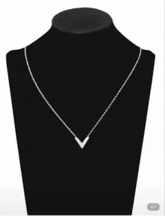 シルバー V字型 ネックレス【最終値下げ早い者勝ち！！】
