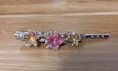 花モチーフ ヘアクリップ（ヘアピン）