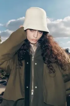 ZARA バケットハット　白のサムネイル