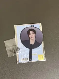 seventeen ディノ　アクスタ　ミニうちわ　トレカ　follow SEVENTEEN ディノ ミニうちわ FOLLOW - メルカリ