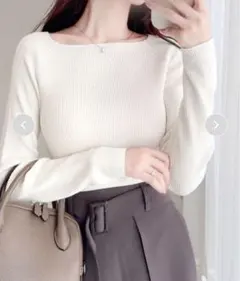 【新品タグ付き】スクエアネックリブニットプルオーバー アイボリー　Mサイズ