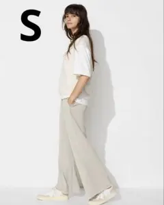 ユニクロ　クレープジャージーストレートパンツ　S