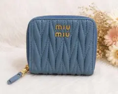 miu miu 二つ折り財布 ブルー 箱・ギャランティカード付のサムネイル