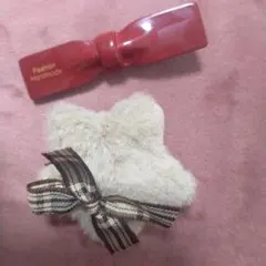 赤いリボンと星形ファーヘアピンセット