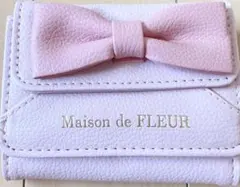 【Maison de FLEUR】リボン付き二つ折り財布のサムネイル