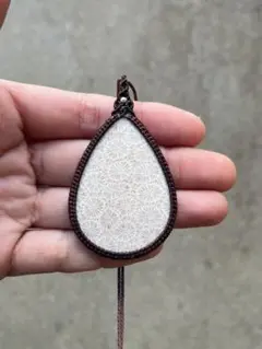 フォッシルコーラル　マクラメアクセサリー