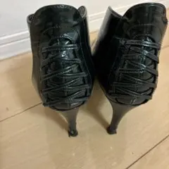 エナメル レースアップ ポインテッドトゥ ハイヒール