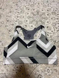 訳あり　新品　Nike Pro スポーツブラ Mサイズ グレー
