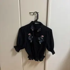花柄刺繍 ブラック ブラウス 夏服 レディースのサムネイル