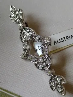 Aidan Austria リーフモチーフブローチ