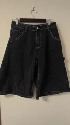 DAZY ブラック デニム ショートパンツ Lサイズのサムネイル