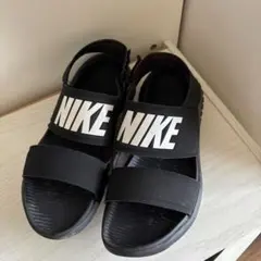 【NIKE】ナイキ スポーツサンダル レディース ブラック 人気モデルのサムネイル