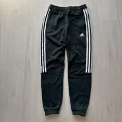 adidas トラックパンツ　トレフォイル