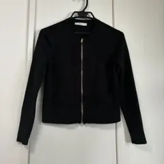 ZARA ニットジャケット　ショート丈クロップドカーディガン　黒ノーカラーのサムネイル