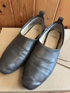 しまむら フェイクレザー パンプス カーキ 23.5センチ