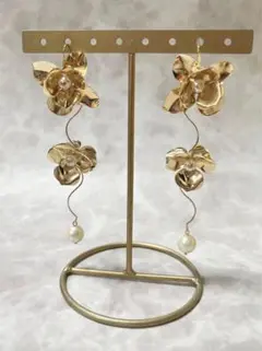ブライダル　イヤリング　ピアス　大ぶり　ゴールド