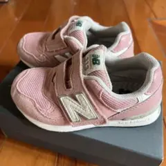 New Balance 313 ピンク スニーカー ベルト付き
