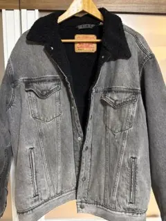 Levi's ボア襟付きデニムジャケット グレー
