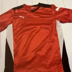 PUMA レッド Vネックシャツ Mサイズ