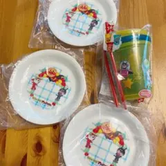 アンパンマン プラスチック お皿 3枚 ストローカップ 2個