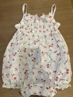 さくらんぼ柄ロンパース