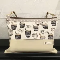 ［s315]シロクマ×cafe ショルダーティッシュケース　保育士　散歩かばん