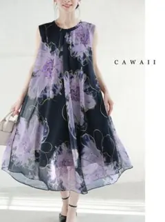美品　Cawaii ワンピース　ネイビー花柄系
