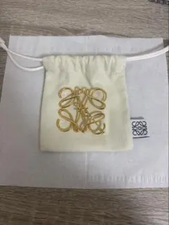 ロエベ　アナグラムブローチのサムネイル