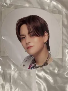 treasure ヨシ　うちわ