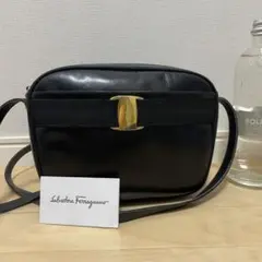 未使用✨フェラガモ ヴァラリボン カメラバッグ ショルダー ブラック