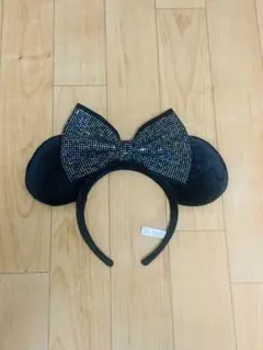 ディズニー カチューシャ 黒 ビジュー付き