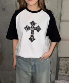 sedacle ラインストーン柄クロスアップリケTシャツのサムネイル