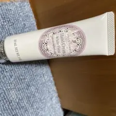 JILL STUART Hand Cream White Floral 30mL