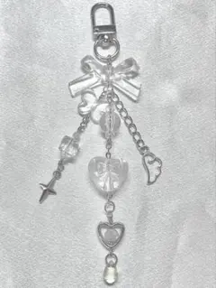 ビーズキーホルダー y2k 韓国 透明 シルバー リボン ハート