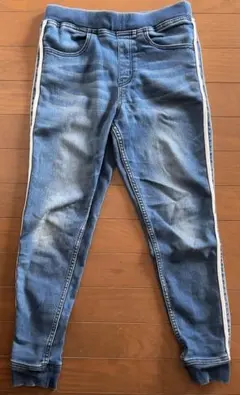 Item thumbnail for item e8102e7c-2c73-49ae-8cbc-693e2e709c4a