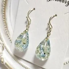1886.スワロ入り♡ しずく型レジンピアス♡ - メルカリ